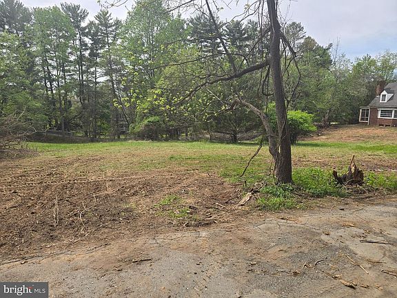 3rd image of 133 Bonifant Rd