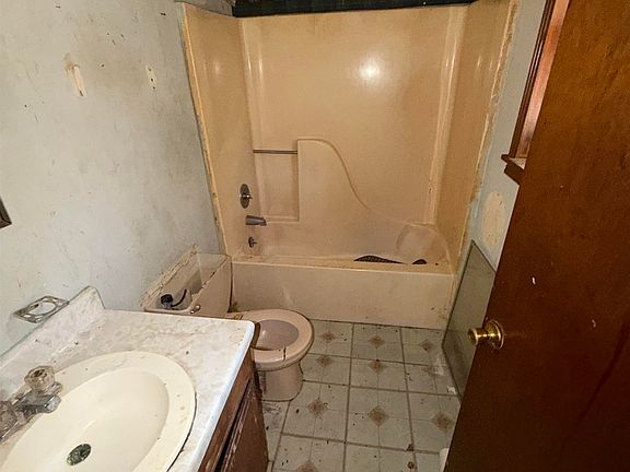 5th image of 357 Wisdom St