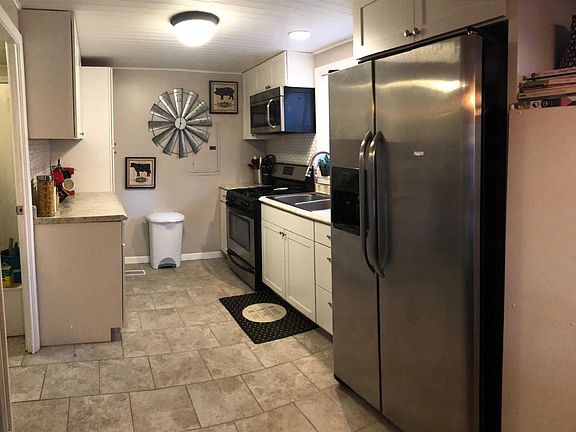 3rd image of 2710 Woodmont Dr