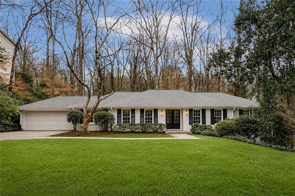 5 bed, 3.0 bath, 2106 sqft, $5,950 — Photo 2