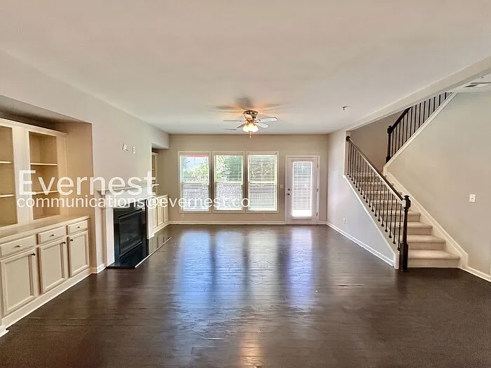 3 bed, 2.5 bath, 1980 sqft, $2,245 — Photo 4