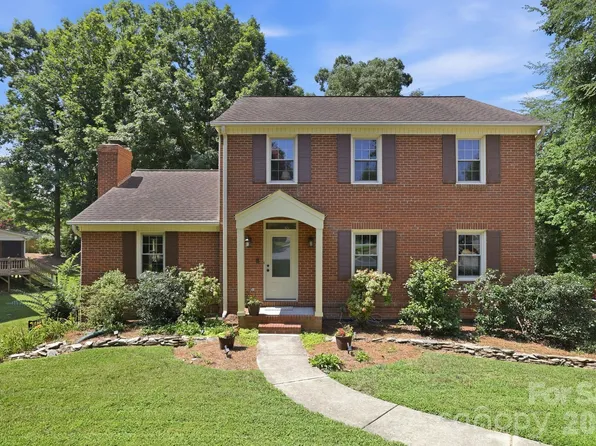 340 Walnut Point Dr, Matthews, NC 28105