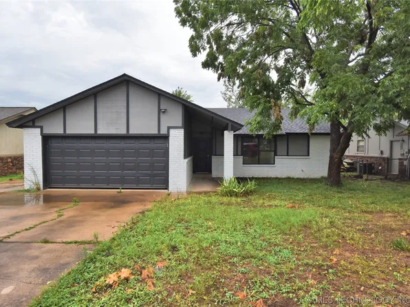 407 W 35th Pl, Sand Springs, OK 74063