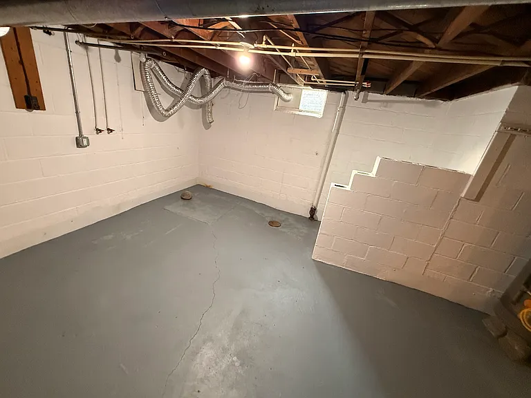123 Ingall Ave NW — Photo 9