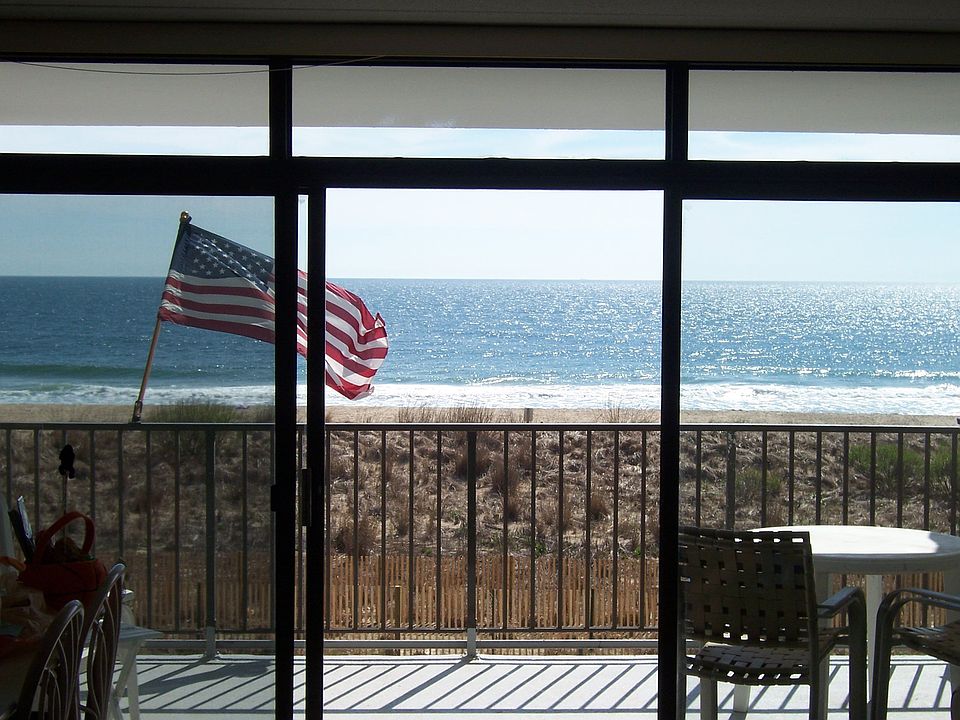 OceanFront Wall of Windows