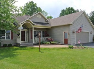 6453 Russell Ln, East Syracuse, NY 13057