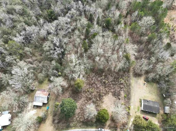 1041 Freedom Rd, Century, FL 32535