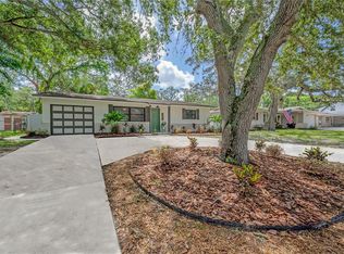 1050 Park View Ln, Largo, FL 33770