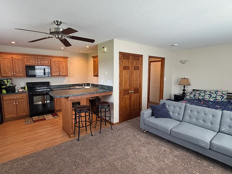 4201 Briarwood Dr #B — Photo 3