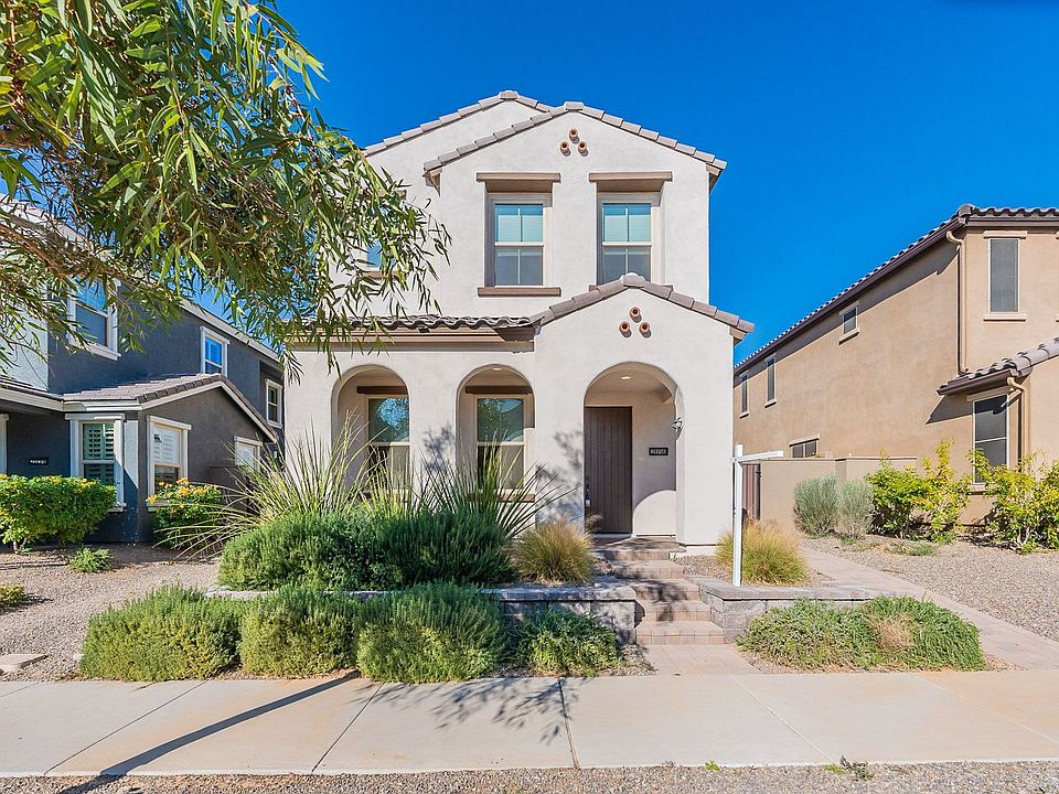 1st image of 2050 W Desert Hollow Dr