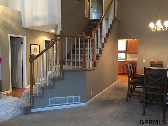 4th image of 16405 Manderson St