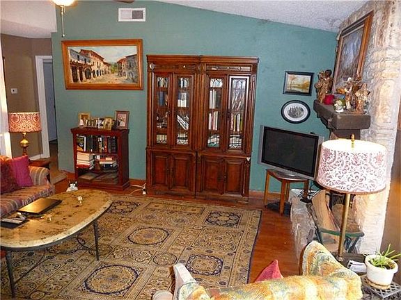 4th image of 12501 Parkland Dr