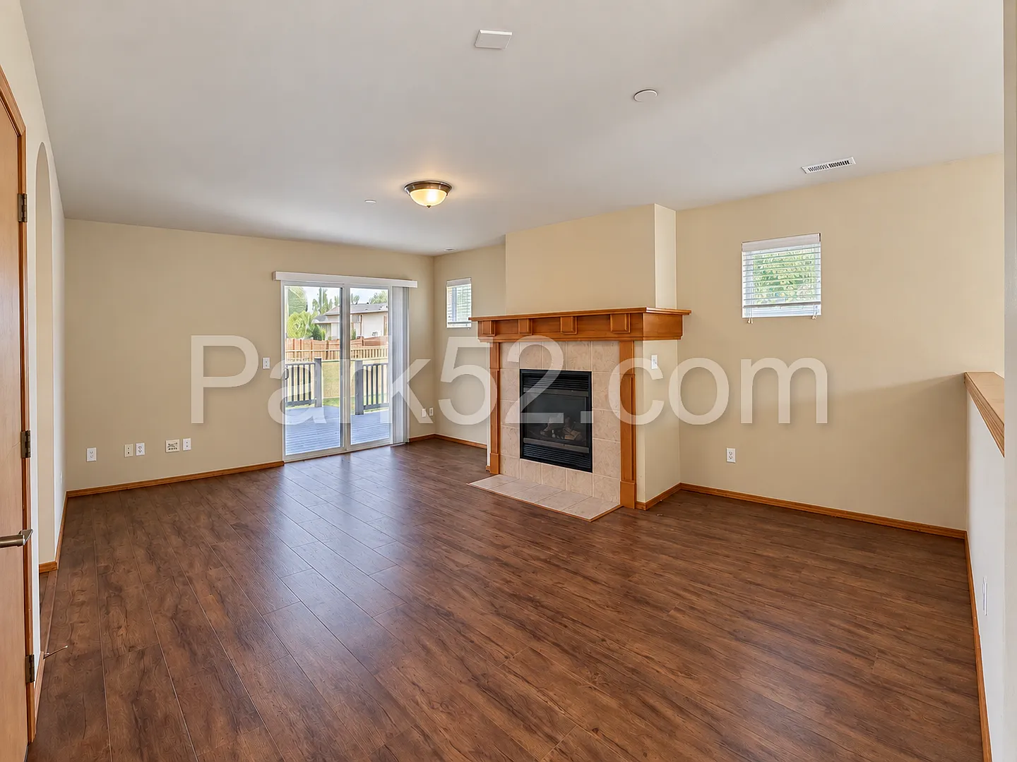 5 Bedroom Single Family Home in DuPont with Large Fenced Backyard — Photo 4