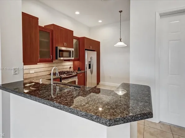 3055 NW 126th Ave APT 411, Sunrise, FL 33323