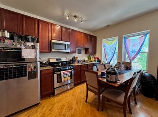 1702 W Greenleaf Ave #2, Chicago, IL 60626