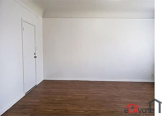 4th image of 437 W 50th St #8