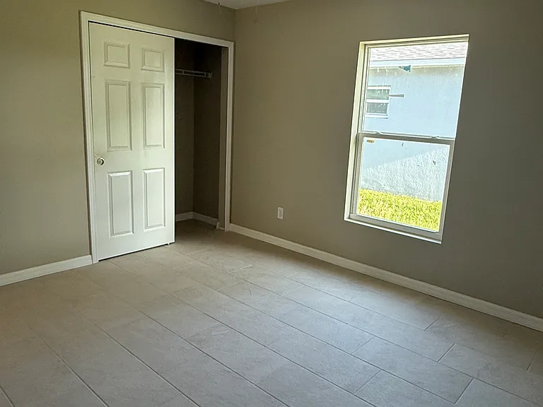 517 S Wilson Ave — Photo 9
