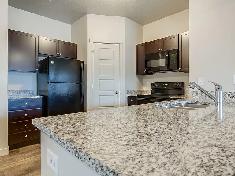 Kensington Apartments — Photo 95