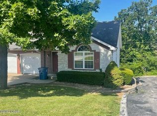 1614 Mayberry Dr, Neosho, MO 64850