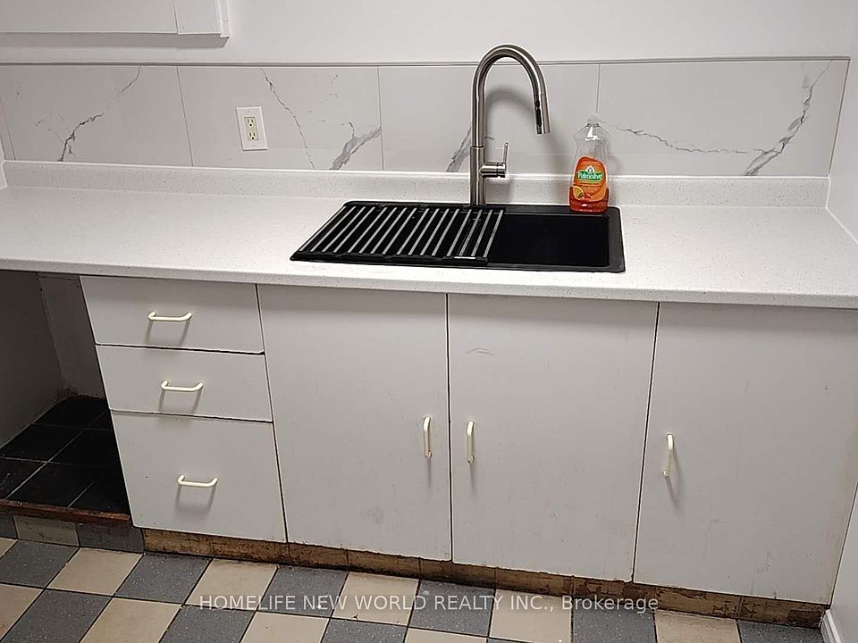 1st image of 4383 Radisson Cres