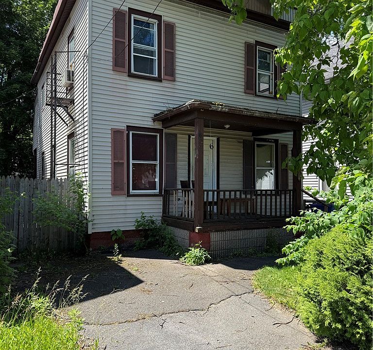 1st image of 659 Bay St