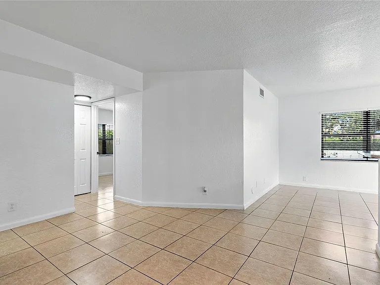 11632 NW 26th Ct — Photo 12