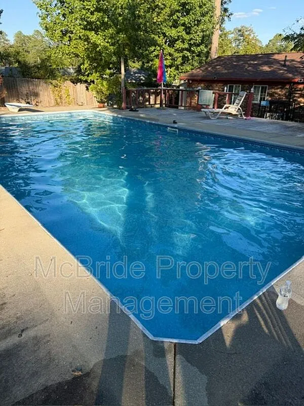 4 bed, 2.0 bath, 1696 sqft, $1,495 — Photo 2