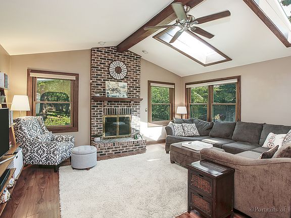 5th image of 145 Oakwood Dr