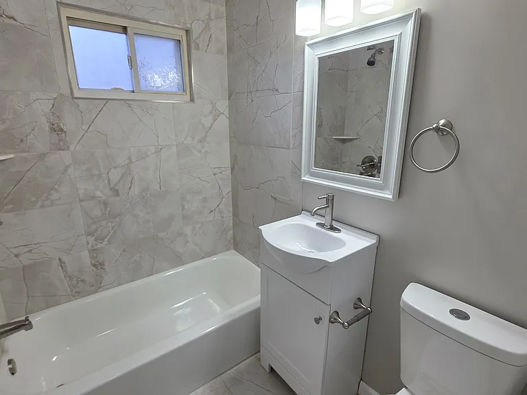 33507 Berville Ct — Photo 22