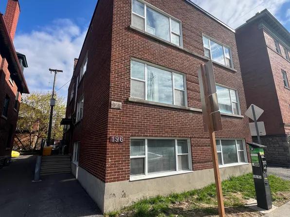 196 Waverley St #5, Ottawa, ON K2P 0V6