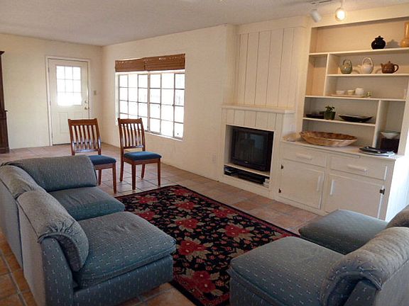 5th image of 704 E Avenue B