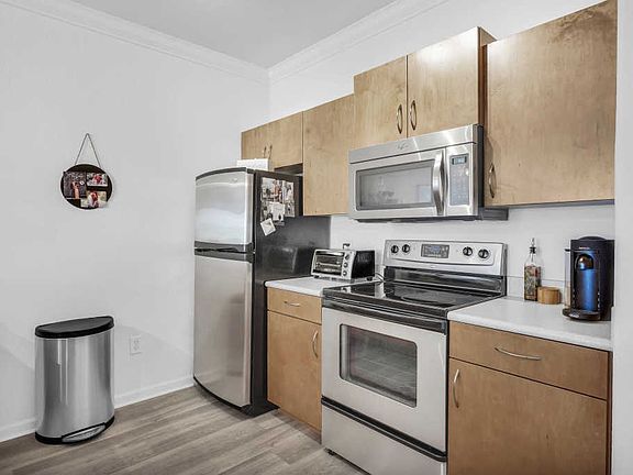4th image of 8290 Gate Pkwy W Unit 420
