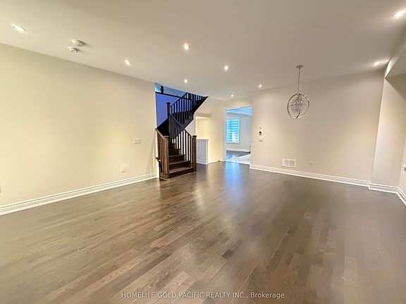 5th image of 46 Haskins Cres