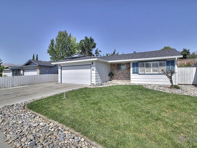 1st image of 2690 Flintwood Ct