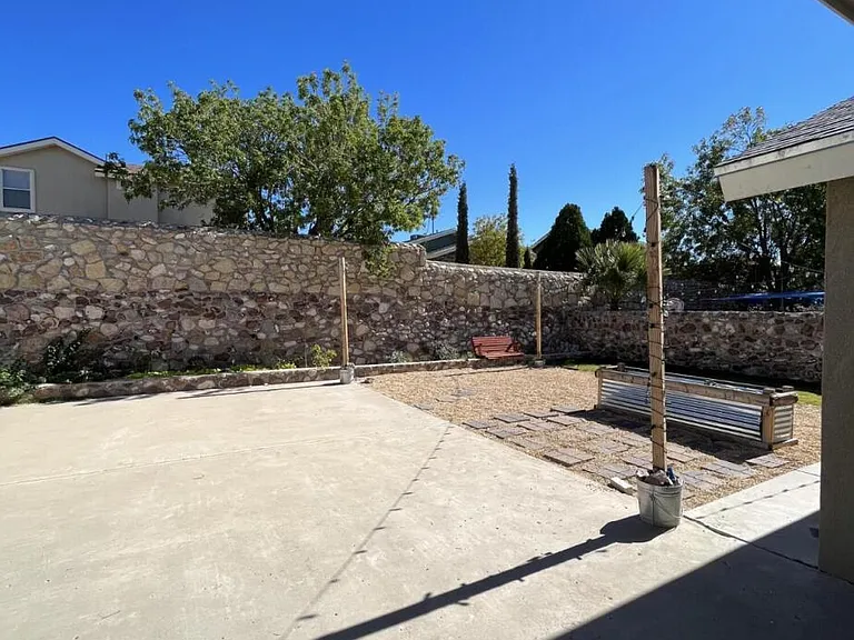 7548 Plaza Taurina Dr — Photo 10