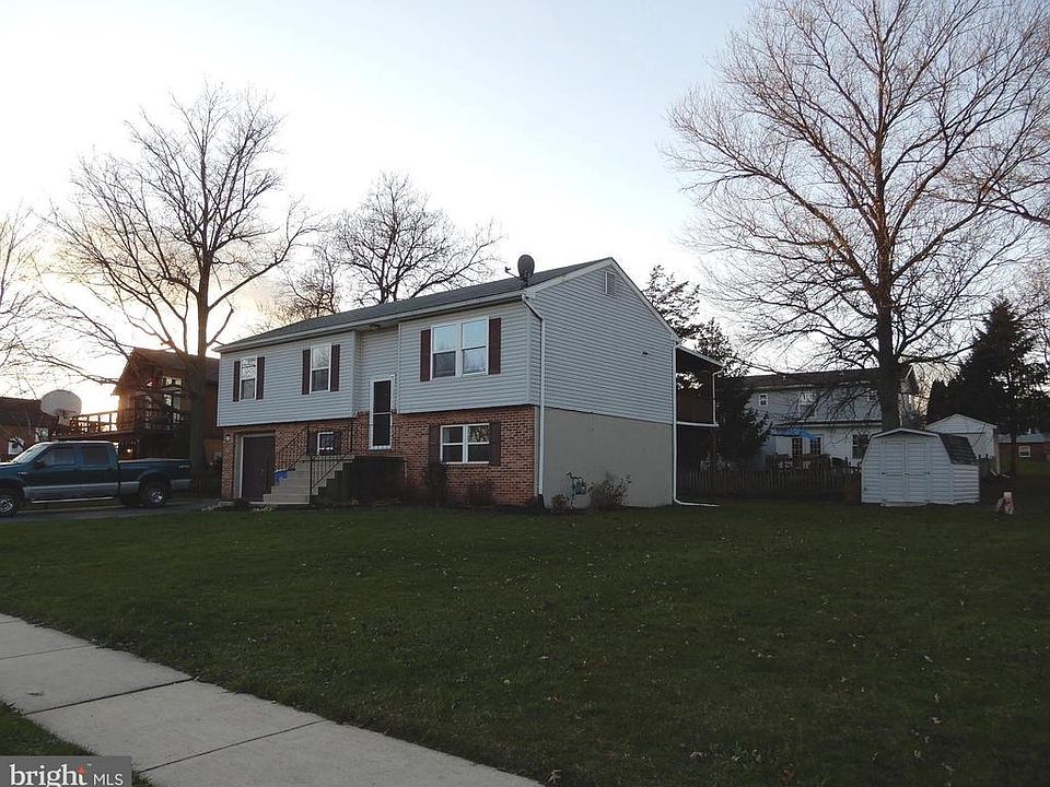 2nd image of 2570 Abby Ln