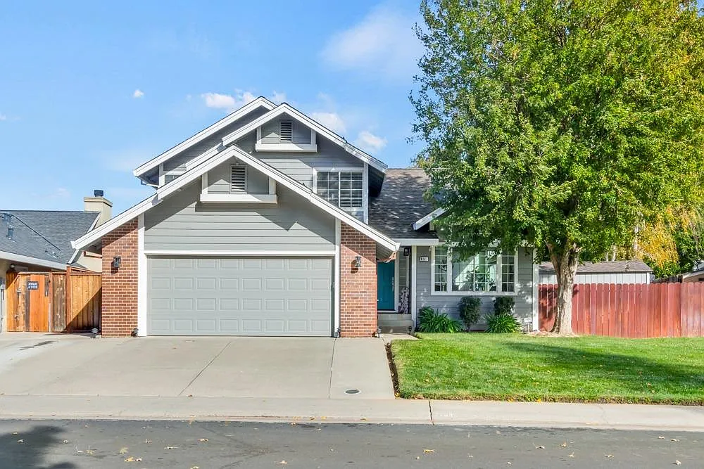 9141 Laguna Springs Way photo 1