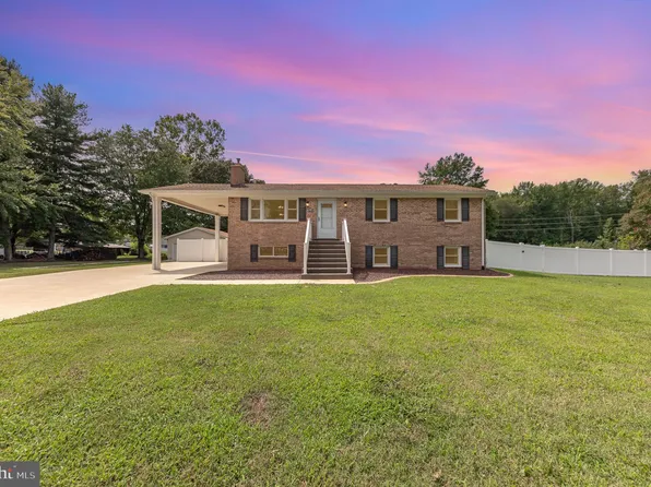 7635 Poplar St, Charlotte Hall, MD 20622