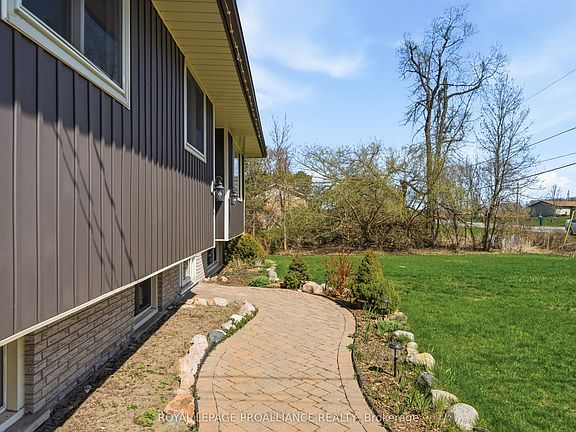 3rd image of 585 Lester Rd