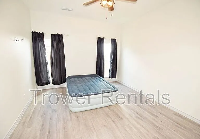 8650 Fortuna Ct — Photo 16