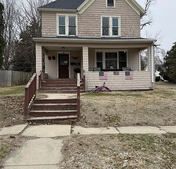 534 1/2 E Wyandotte St — Photo 1
