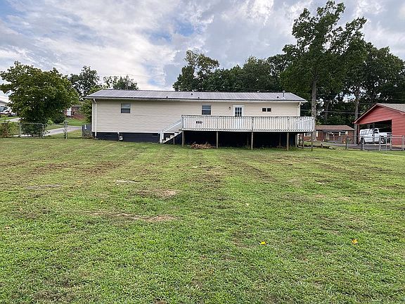 4th image of 2307 Patricia Cir