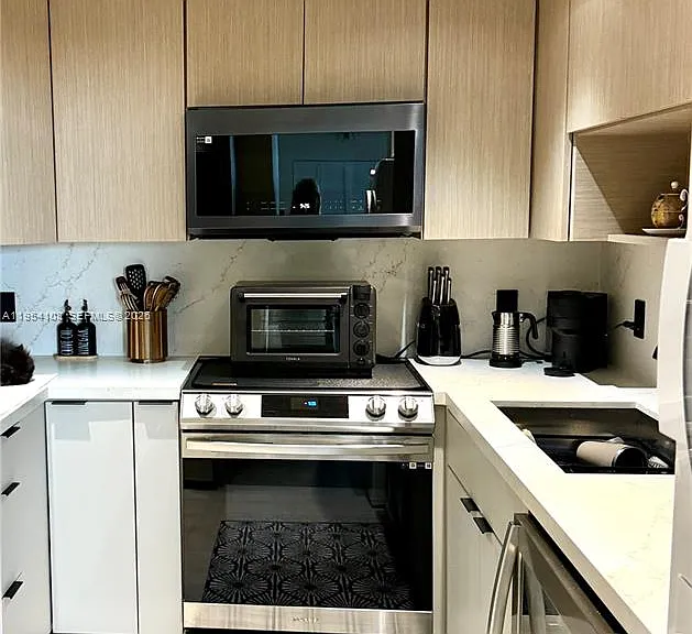 2829 Indian Creek Dr #603 — Photo 15