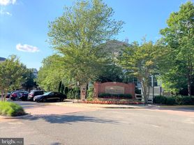 1509 N Point Dr, Reston, VA