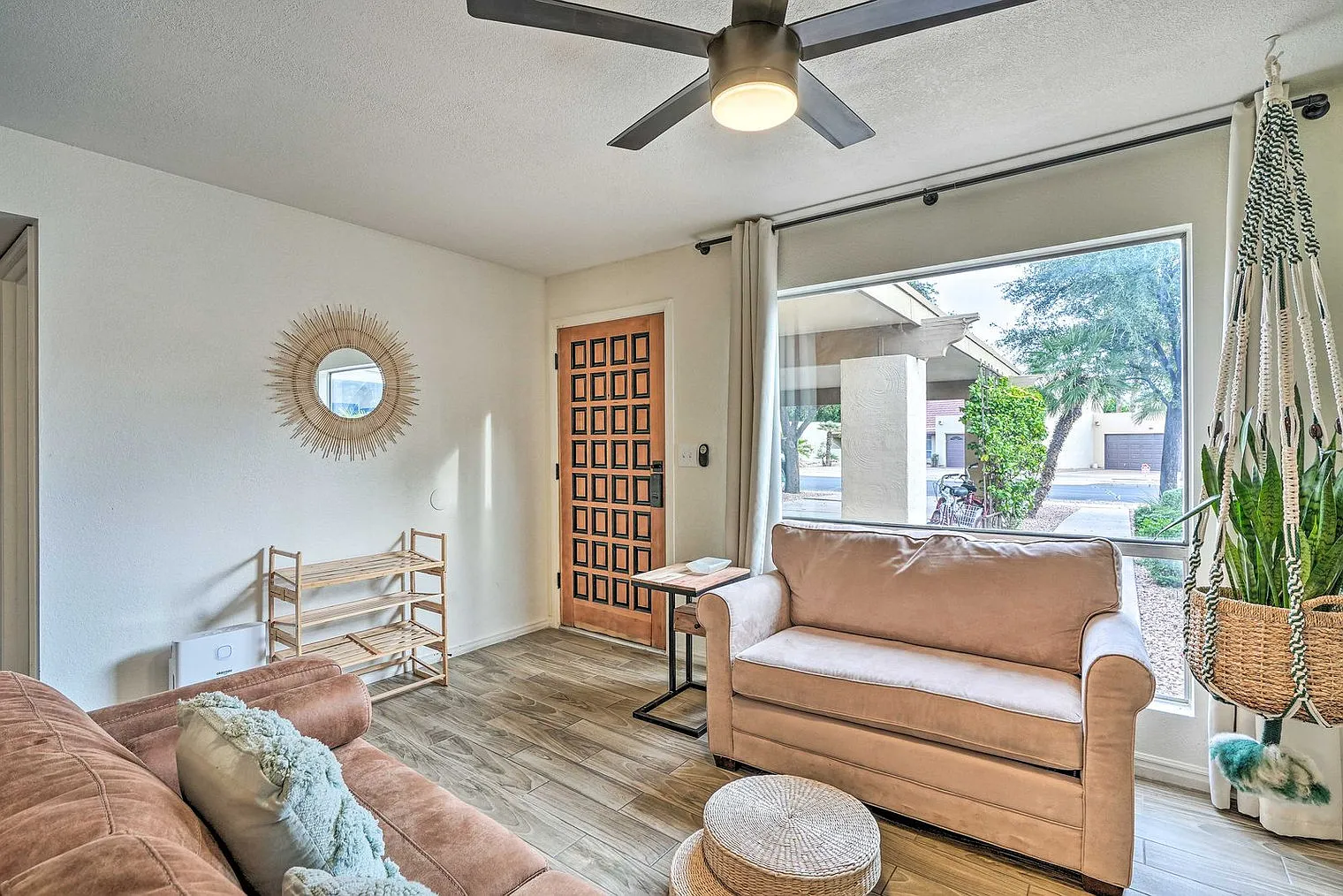 3 bed, 3.0 bath, 1776 sqft, $3,808 — Photo 3