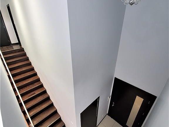 3rd image of 4605 Wisteria Ave