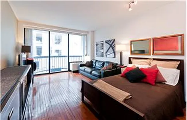 Sold by R New York | media 4