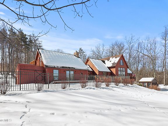 3rd image of 65 Johnny Cake Hill Rd