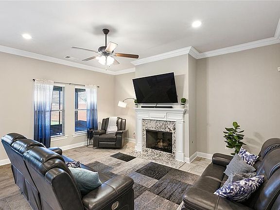 3rd image of 218 Ashton Parc