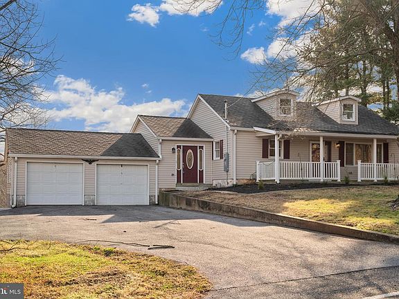 2nd image of 5209 Woodville Rd